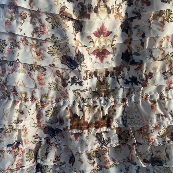 Women's Floral Dress with Puffy Sleeves in Small - Picture 8 of 8